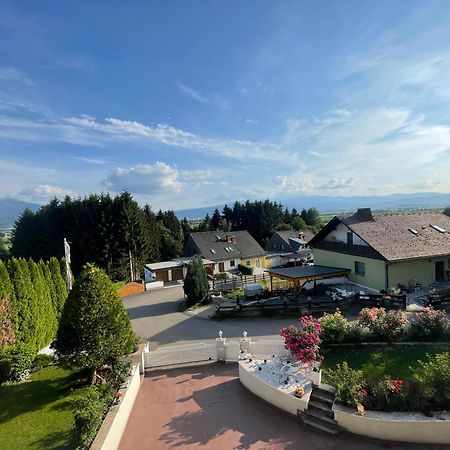 Villa Am Red Bull Ring In Spielberg Spielberg Bei Knittelfeld エクステリア 写真